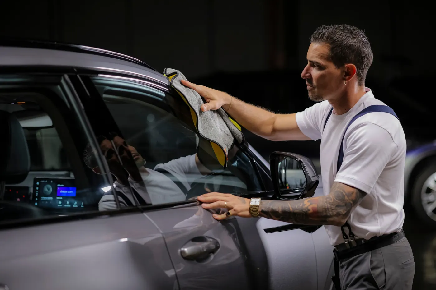 Preparação profissional de vidro automotivo para película em Brasília